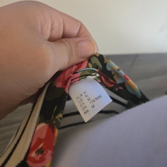 Striped Raglan T-Shirt Floral Print Short Sleeves Black White Medium - Picture 2 of 2